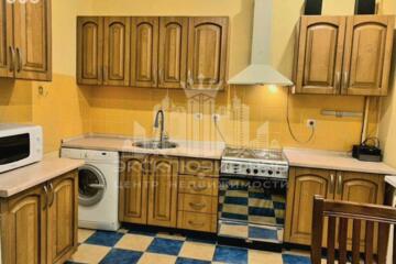 2-к квартира, 88 м², 2/3 эт.