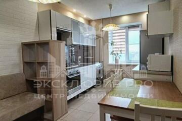 1-к квартира, 42 м², 15/15 эт.