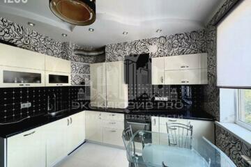 2-к квартира, 57 м², 3/4 эт.