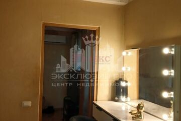4-к квартира, 63 м², 1/5 эт.
