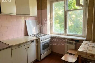 4-к квартира, 60 м², 3/5 эт.
