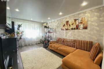 2-к квартира, 54 м², 1/9 эт.